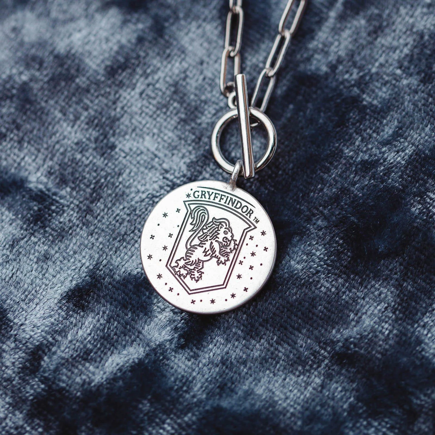 Harry Potter Gryffindor™ Toggle Choker 3 Harry Potter Gryffindor™ Toggle Choker - Image 3