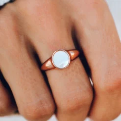 Mother Of Pearl Signet Ring 12 Mother Of Pearl Signet Ring -Deals Bijestora Store 3F9A8171 edit