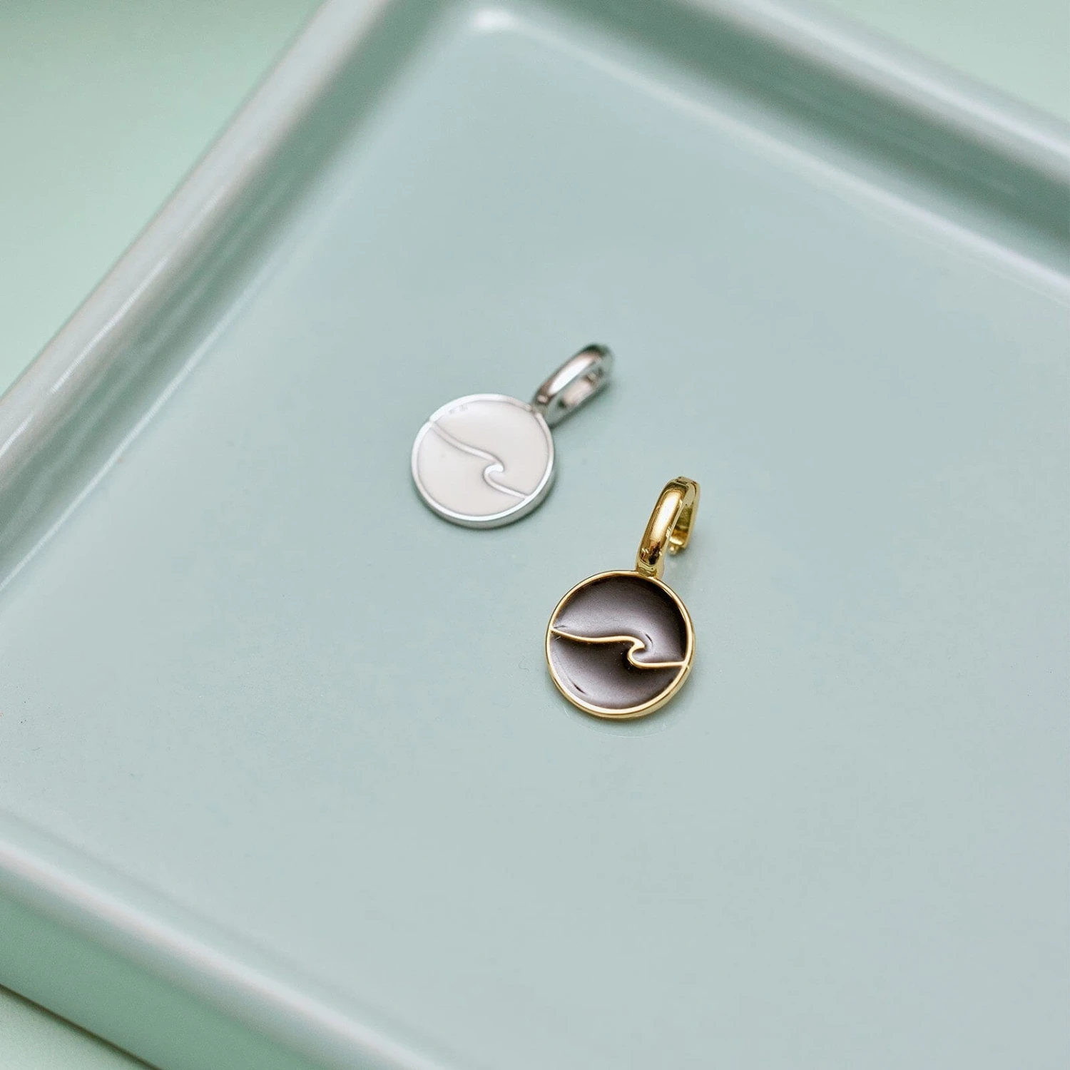 Harper Wave Charm 2 Harper Wave Charm - Image 2