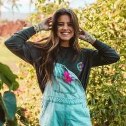 Live Free Long Sleeve Boxy Tee -Deals Bijestora Store live free long sleeve crop lifestyle